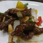 シギ チャイナ キッチン - 牛ハラミの黒胡椒炒め