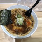 らぁ麺屋 足立商店 - 辛魚醤油らーめん750円…上から見るとこんな感じ
