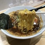 らぁ麺屋 足立商店 - 辛い魚醤油らーめん750円…麺は中細麺をチョイス