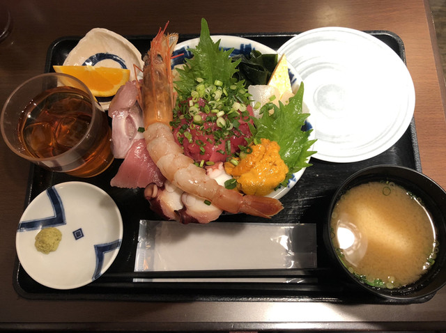 どん辰 Tr店 どんたつ あおば通 海鮮丼 食べログ