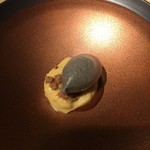 TTOAHISU - 黒ゴマアイスに安穏芋ペースト＆カスタードソース