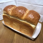 セントル ザ・ベーカリー 青山店 - イギリスパン 700円 + 税