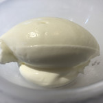ウシマル - 自家製アイスクリーム。蕩ける美味さ。
