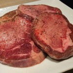和牛焼肉食べ放題 肉屋の台所 - 厚切り牛タン