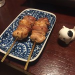 鳥田中 - 今日のコースは何かなシリーズ5 コースの焼鳥はももから　あれ猫が狙ってる（笑）