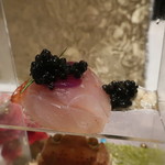 グランド ダイア - 金目鯛の昆布〆 蜂蜜シェリービネガーソース 胡麻油粉