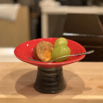 鮨いずみ - シャインマスカット、和歌山産紀の川柿