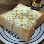 灯 - ハムチーズトースト
