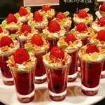 ザ・テラス - 苺と赤いベリーのマリネ