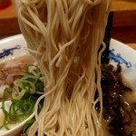 博多ラーメンセンター - 麺　リフト！