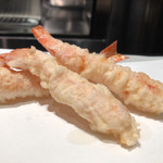 創作料理と天ぷら 秋月 - 車海老は贅沢にも３尾も出てきます。