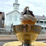 パフェ＆レストラン ハワイ - 幻の夕焼け蜜柑のチョコパフェ。