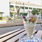 パフェ＆レストラン ハワイ - 世界一ピスタチオと安納焼き芋パフェ。