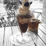 パフェ＆レストラン ハワイ - チョコだらけ。