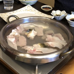 すず屋海游亭 - ふぐちり。