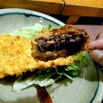 大衆酒場 まるちゃん - 鯨かつ（串揚げ）　１６０円　