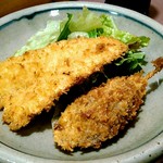 大衆酒場 まるちゃん - メギスのフライ　１８０円、鯨かつ（串揚げ）　１６０円　