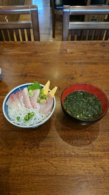 しらす市場 早川 魚介料理 海鮮料理 食べログ