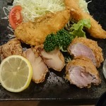 Fuushuukan - 唐揚げ2個、ヒレカツ2切れ、白身魚フライ、海老フライ