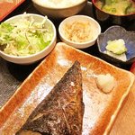 天然魚と七輪焼き 隠れ居酒屋 雑魚や - 若狭サバの炭火焼き ￥９８０