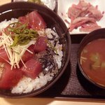 鮪小屋本店 - 本日のランチ（ぶつ丼）