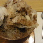 茶寮 ぎょくえん - かき氷　黒蜜金時＋白玉