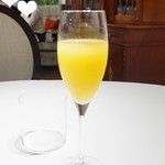 レストランひらまつ 広尾 - 2019年1月利用。パイナップルのノンアルコールシャンパン