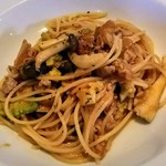 VENERE - ポークときのことロマネスコのトマトソースのパスタ