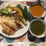 Cyustal JyoJyo - ナンとカレーと野菜