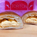 PANETTERIA TORITON - クリームパン断面・クリームたっぷり