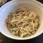 中華ソバ 伊吹 - 和え玉 スープイン