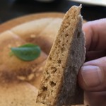 Cafe心麦 - ディンケル小麦のパンケーキはこんな感じ