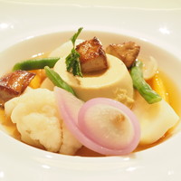 メゾン ポール・ボキューズ - フォアグラのフォンダンと冬野菜のポトフ仕立て　コニャックの香るコンソメと共に