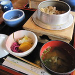 釜めし 竹屋 - 舞茸かまめし外観