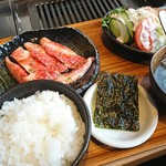 焼肉 じゅうじゅう - 黒毛和牛カルビ定食1,200円(税別)