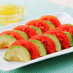 avocado tomato slices