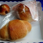 二本松ベーカリー - 料理写真:塩バターパン、幻のクリームパン、プチウインナーパン (201901)