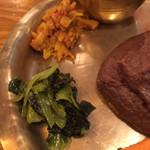 ネパールステーション - 青菜炒めと野菜カレー