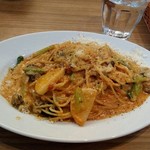 イタリアンバル AMIGO - 牡蠣とカブのトマトクリームソースパスタ