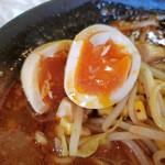 太麺 太郎 - 味玉。絶妙の茹で加減。