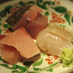 もと井 - 左下:氷見鰤、上:メジ鮪の炙り、右下:青森県産平目