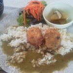 ミルカ - 添え付けのサラダにレモンとオリーヴオイルのドレッシング　美味しいです。