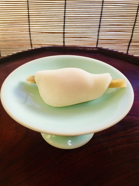春ごとの「餅」に心をなぐさめて 六十路ちかくの年を経にける : 鶴屋吉信 東武百貨店 池袋店