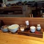 蕎房 猪口屋 - カウンターセッティング