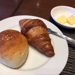 チャコールグリルケヤキ - 焼き立てパン