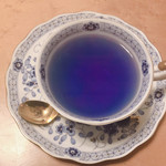 ラ・テイエール - レモンを入れて紫に変わる途中