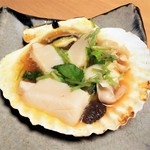 沼津海いち - ホタテ浜焼き。