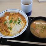 かつや - カツ丼(梅)にとん汁(小)