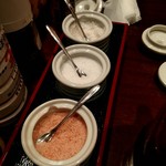 とんかつ檍 - 卓上の調味料