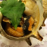 築地寿司清 - 大きなサザエのつぼ焼き